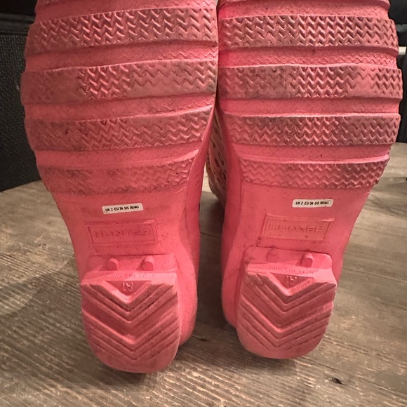 Hunter Pink Mickey Mouse Patterned Boots. Disney Collaborated - Picture 6 of 7